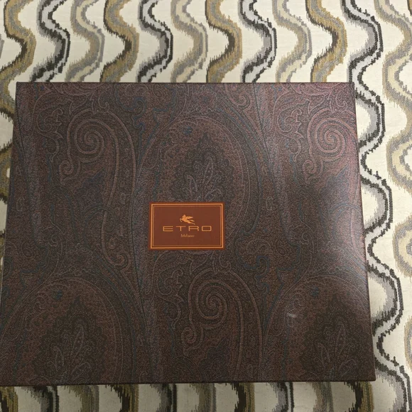 Etro Brown Clutch with Cartoon Design - Picture 4 of 5